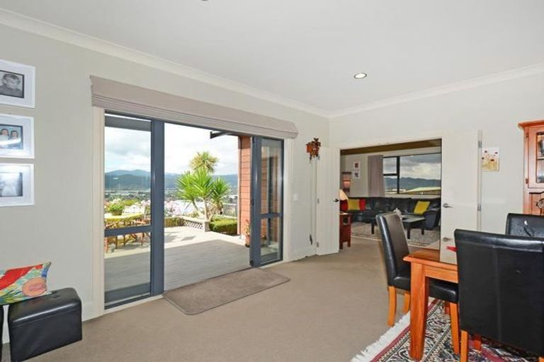 Photo of property in 15 Riverstone Drive, Riverstone Terraces, Upper Hutt, 5018