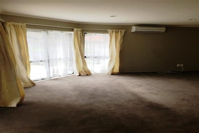 Photo of property in 13 Aragon Grove, Kingsley Heights, Upper Hutt, 5018