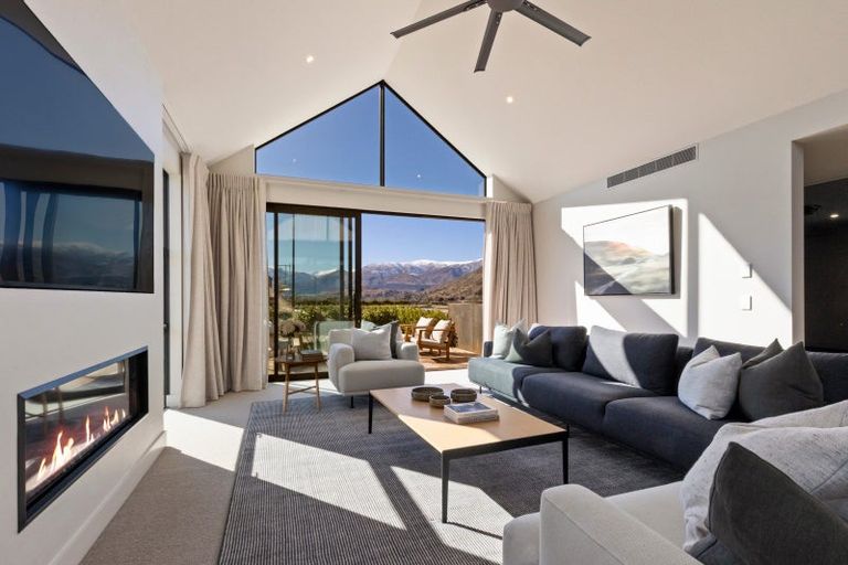 Photo of property in Kawarau Heights, 71 Kawarau Heights Boulevard, Lake Hayes, Queenstown, 9304