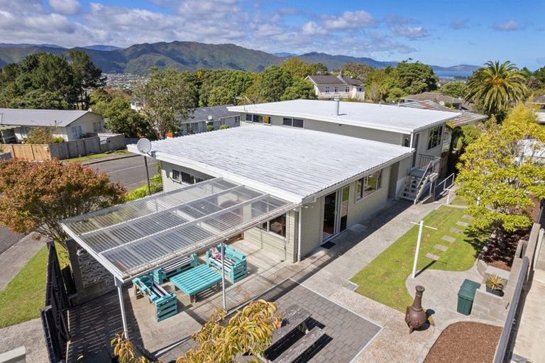 Photo of property in 2 Rondane Place, Tirohanga, Lower Hutt, 5010