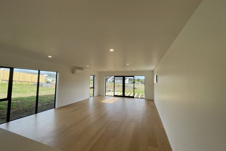 Photo of property in 25 Paihere Street, Huapai, Kumeu, 0810