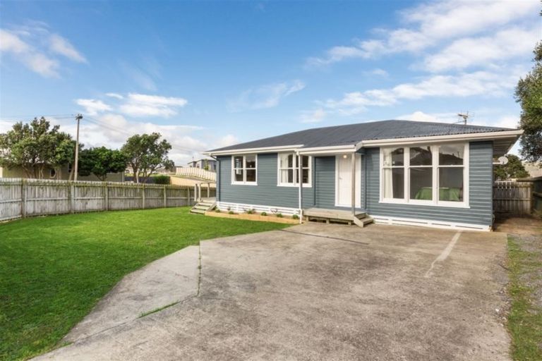 Photo of property in 27 Te Puke Street, Titahi Bay, Porirua, 5022