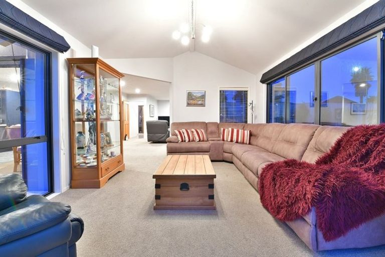 Photo of property in 14 Commodore Court, Gulf Harbour, Whangaparaoa, 0930