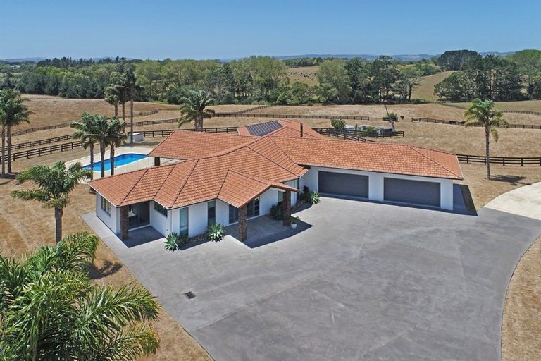 Photo of property in 98 Dyke Road, Karaka, Papakura, 2580