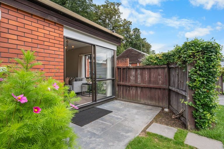 Photo of property in 2/9 Ludecke Place, Sockburn, Christchurch, 8042