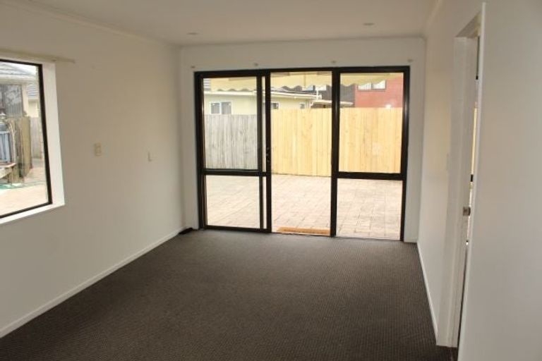 Photo of property in 10 Hill Crescent, New Lynn, Auckland, 0600
