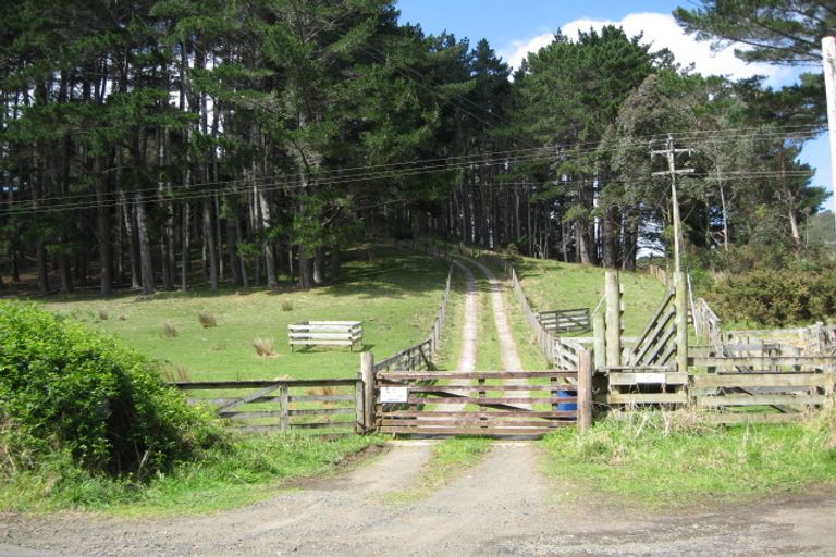 Photo of property in 94 Bethells Road, Waitakere, Henderson, 0781