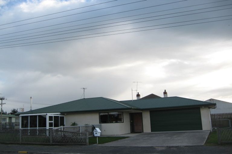 Photo of property in 10 Lanark Street, Balclutha, 9230