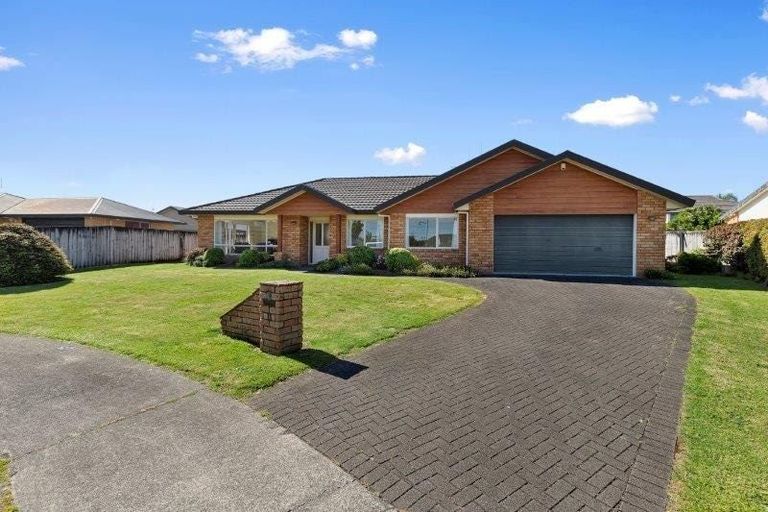 Photo of property in 15 Thistlewood Avenue, Hamilton East, Hamilton, 3216