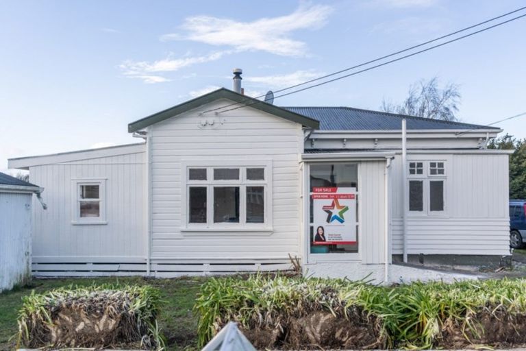 Photo of property in 100 Pembroke Street, Carterton, 5713