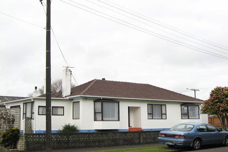 Photo of property in 23 List Street, Welbourn, New Plymouth, 4310