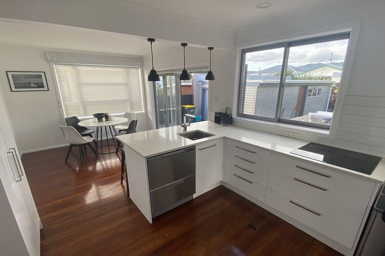 Photo of property in 4 Oriental Street, Petone, Lower Hutt, 5012