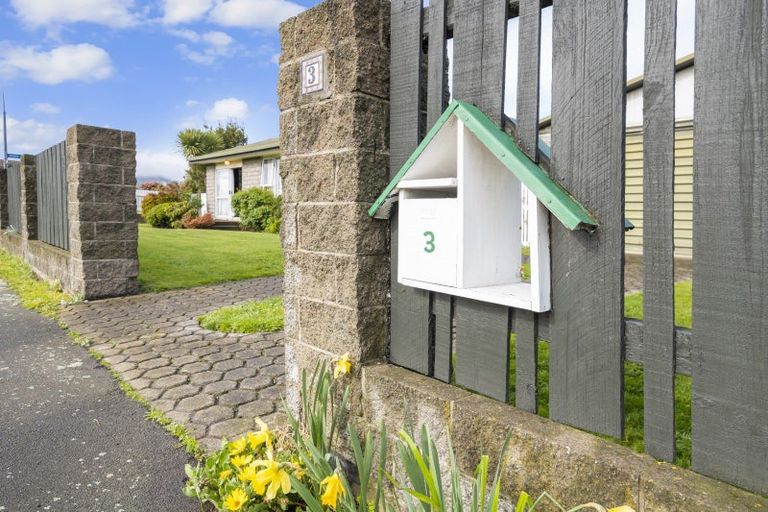 Photo of property in 3 Raymond Road, Bromley, Christchurch, 8062