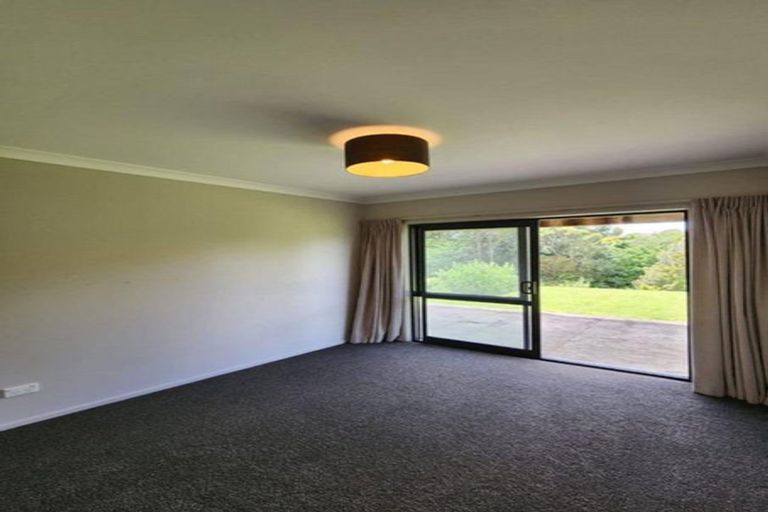 Photo of property in 34 Omata Road, Marfell, New Plymouth, 4310