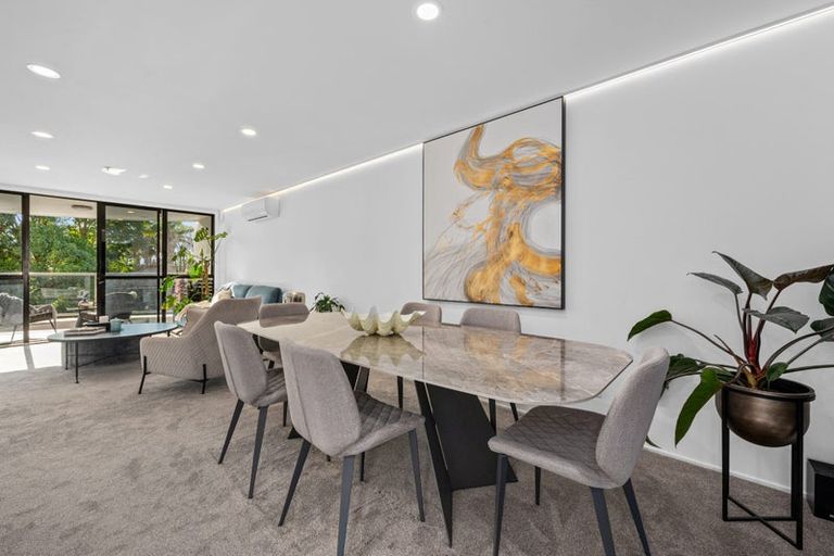 Photo of property in 1c/175 Hurstmere Road, Takapuna, Auckland, 0622