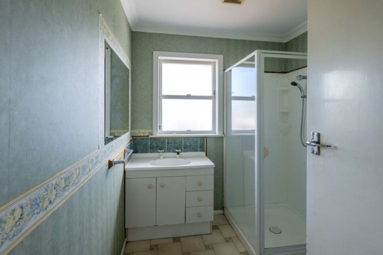 Photo of property in 15 Bartholomew Road, Levin, 5510