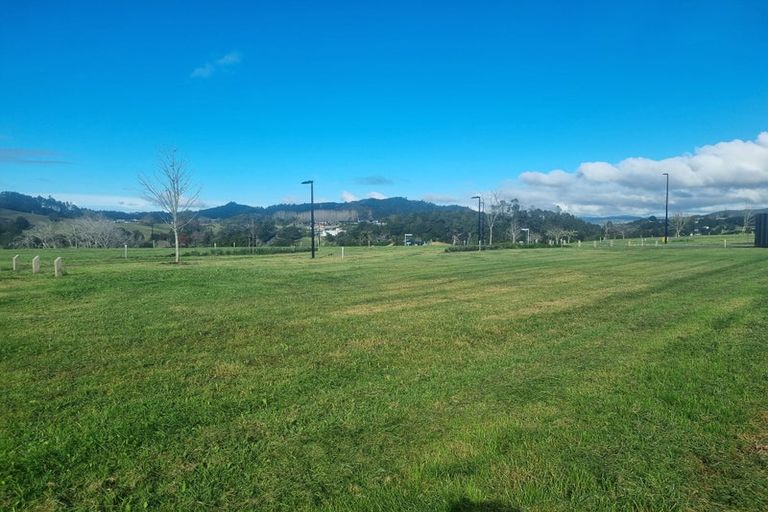 Photo of property in 7 Frangipani Close, Glenbervie, 0173