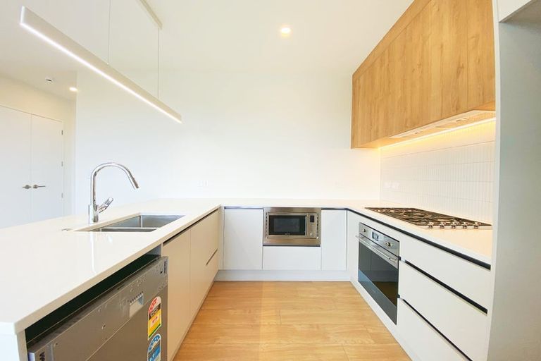 Photo of property in 37a Forrest Hill Road, Milford, Auckland, 0620