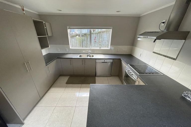 Photo of property in 1/6 Phillip Parade, Forrest Hill, Auckland, 0620