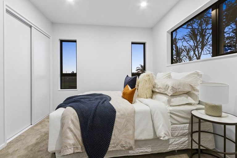 Photo of property in 70a Bond Crescent, Forrest Hill, Auckland, 0620