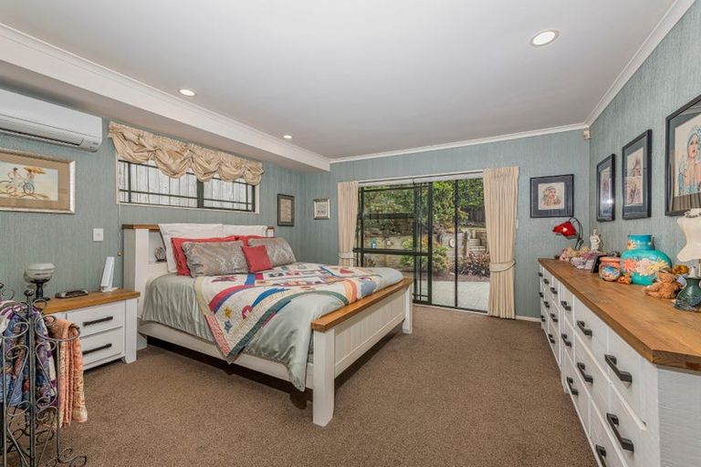 Photo of property in 15 Hogarth Rise, West Harbour, Auckland, 0618