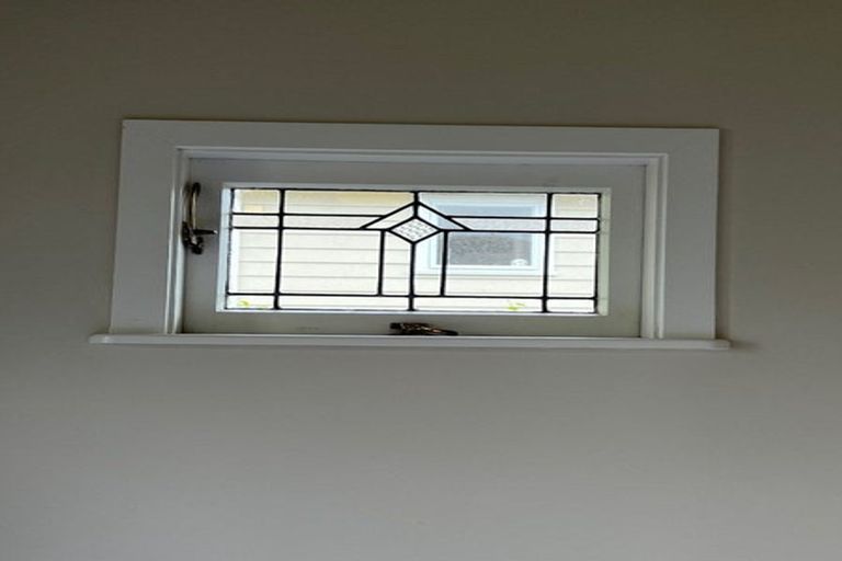 Photo of property in 68 Beach Road, Mellons Bay, Auckland, 2014