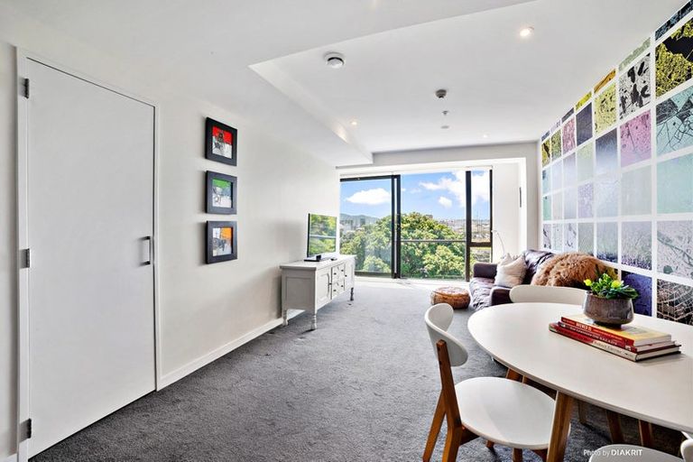 Photo of property in Nouvo Apartments, 4a/21 Rugby Street, Mount Cook, Wellington, 6021