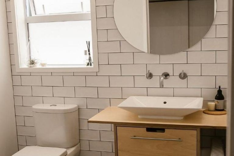 Photo of property in 36a Tasman Parade, Oakura, 4314