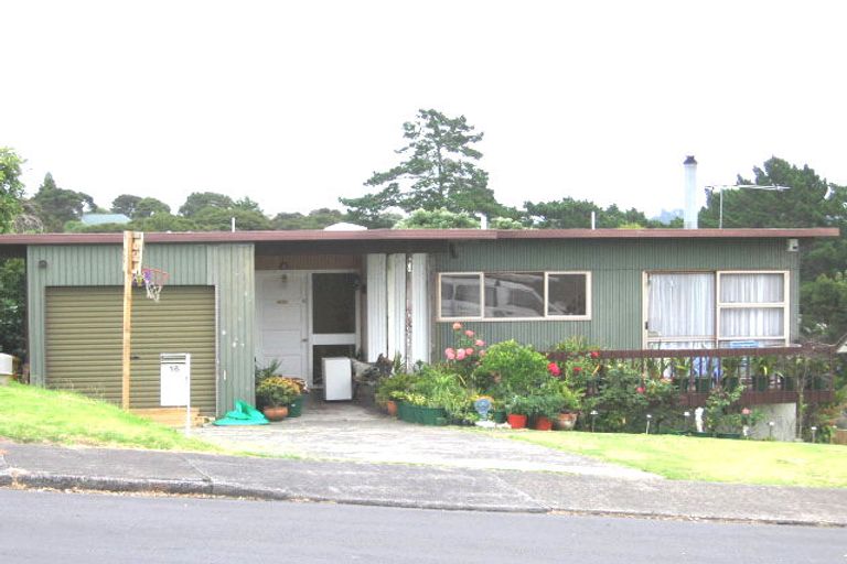 Photo of property in 18 Capilano Place, Glenfield, Auckland, 0629