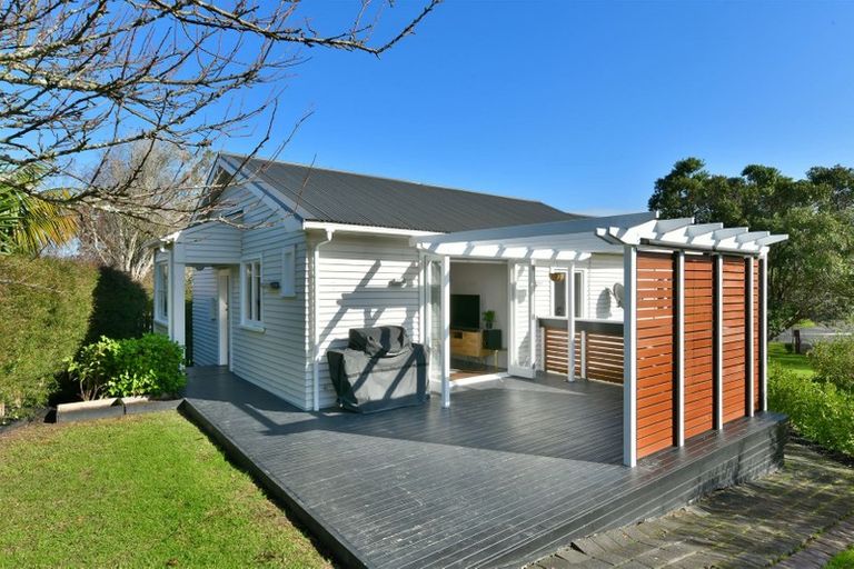 Photo of property in 2/911 Whangaparaoa Road, Manly, Whangaparaoa, 0930
