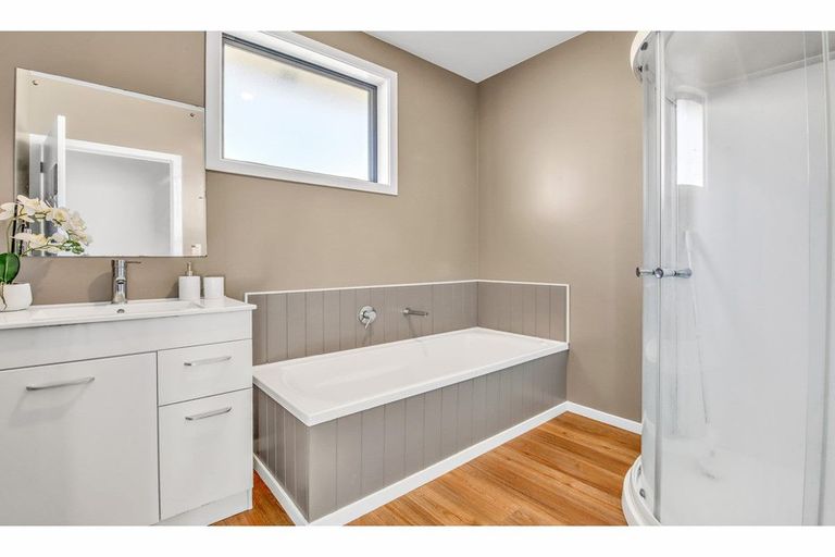 Photo of property in 24 Sinclair Street, New Brighton, Christchurch, 8083