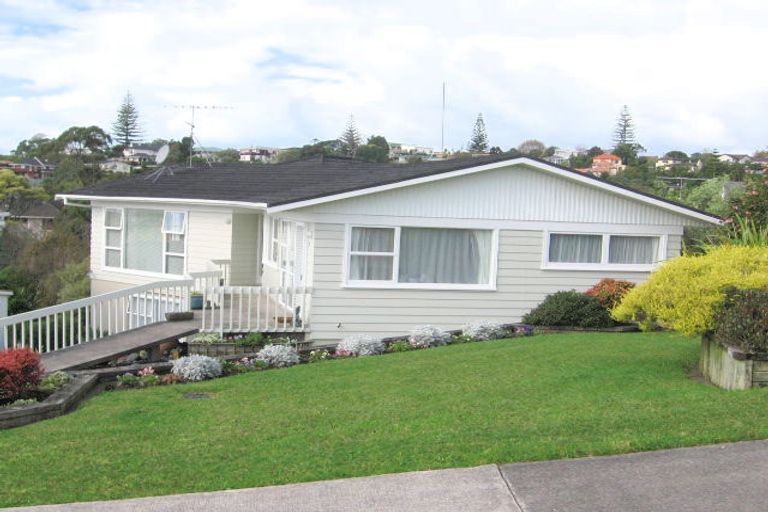 Photo of property in 12 Mayfair Crescent, Mairangi Bay, Auckland, 0630