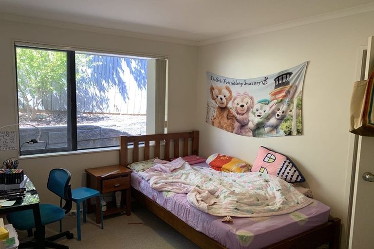 Photo of property in 10 Nimstedt Avenue, Oteha, Auckland, 0632