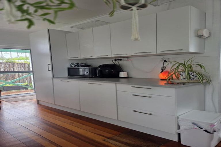 Photo of property in 1b Farnworth Avenue, Holdens Bay, Rotorua, 3010