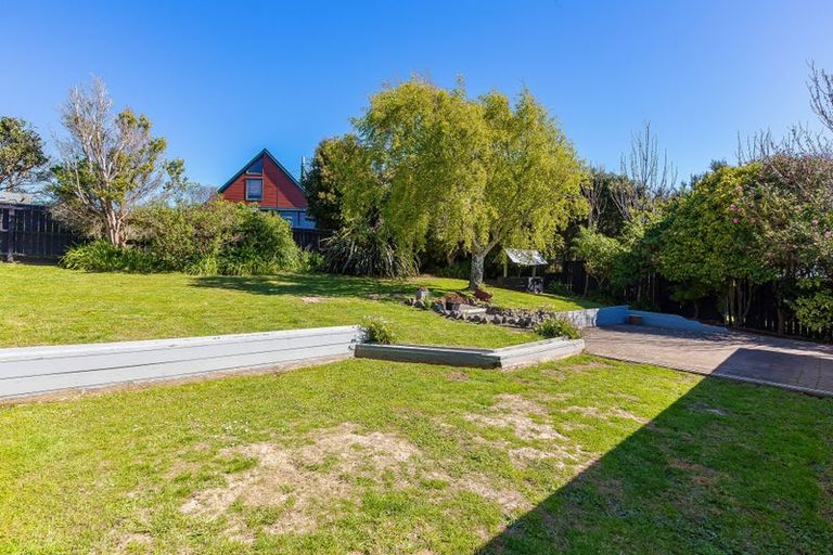 Photo of property in 25 James Cook Drive, Whitby, Porirua, 5024