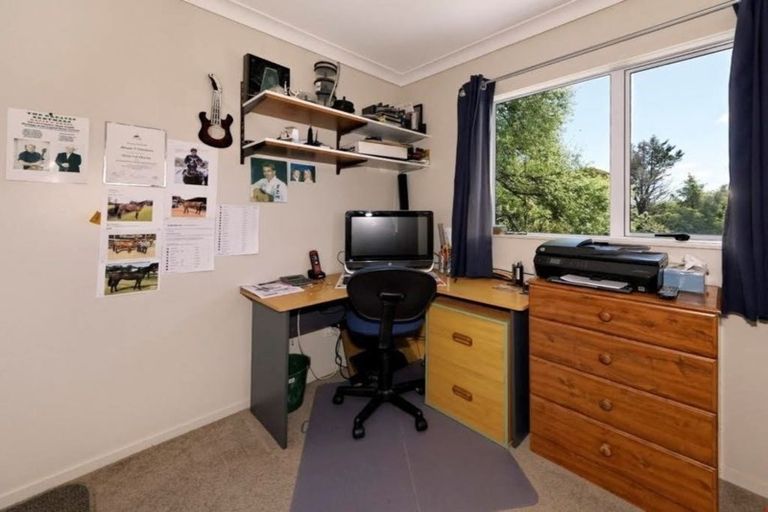 Photo of property in 2/129 Edmonton Road, Te Atatu South, Auckland, 0610