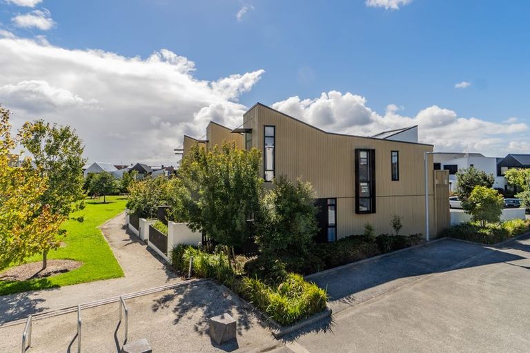 Photo of property in 27 Isitt Road, Hobsonville, Auckland, 0616