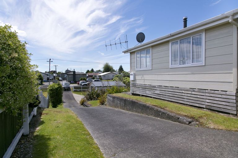 Photo of property in 17 Waitahanui Avenue, Taupo, 3330