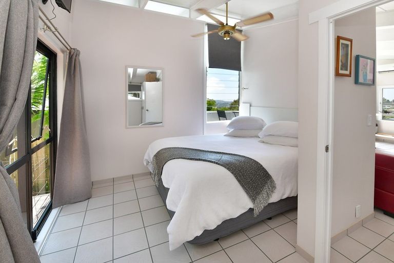 Photo of property in 21 Elliston Crescent, Stanmore Bay, Whangaparaoa, 0932