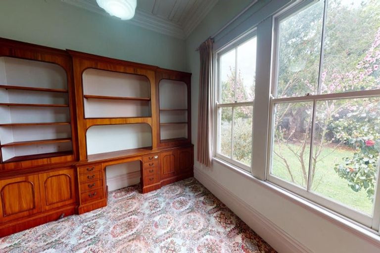 Photo of property in 140 Russell Street, Palmerston North, 4414