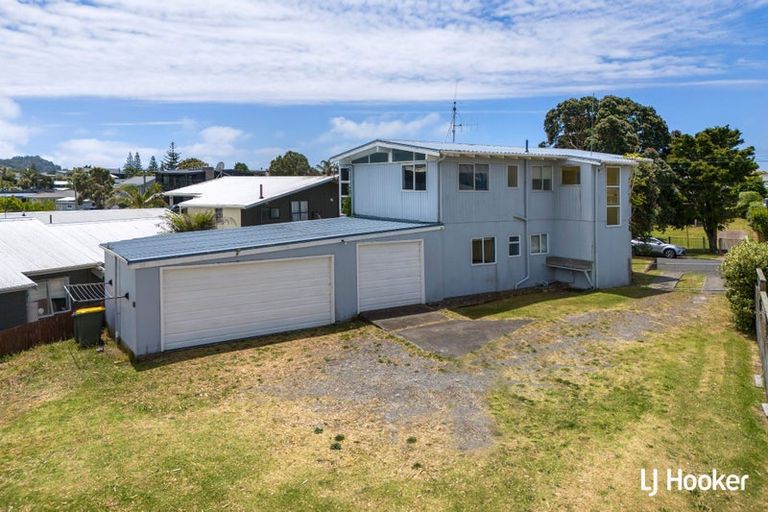 Photo of property in 30 Hillview Road, Waihi Beach, 3611