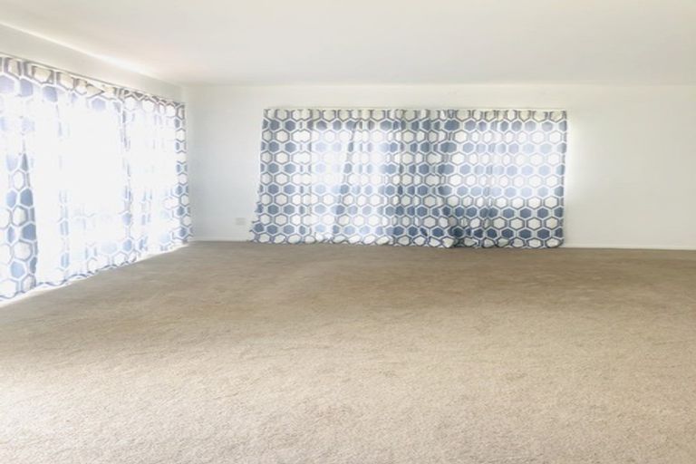 Photo of property in 21a Cityview Place, Massey, Auckland, 0614