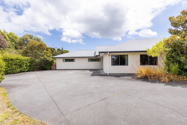Photo of property in 11a Montrose Place, Highlands Park, New Plymouth, 4312