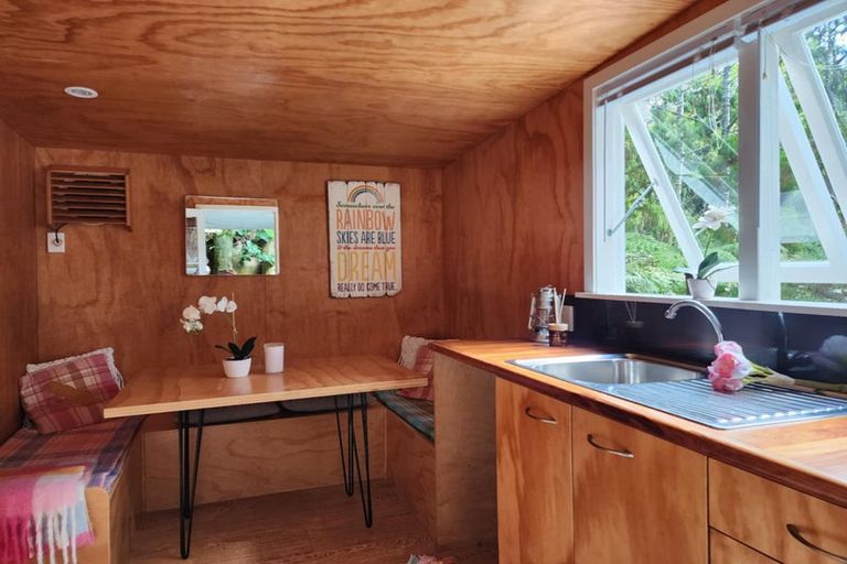 Photo of property in 105 Lone Kauri Road, Karekare, New Lynn, 0772