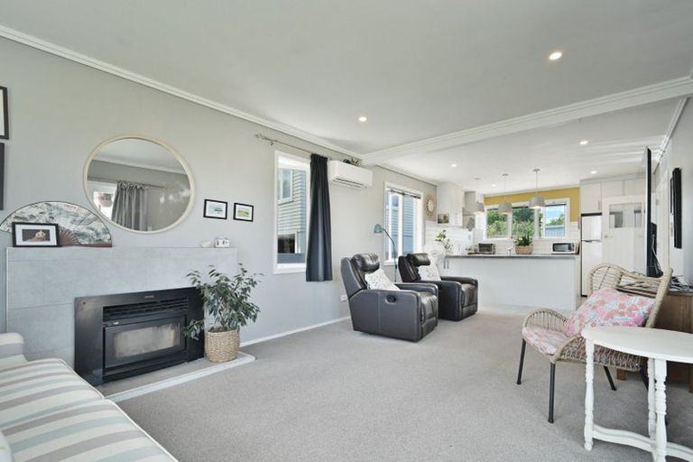 Photo of property in 12 O'connell Place, Havelock North, 4130