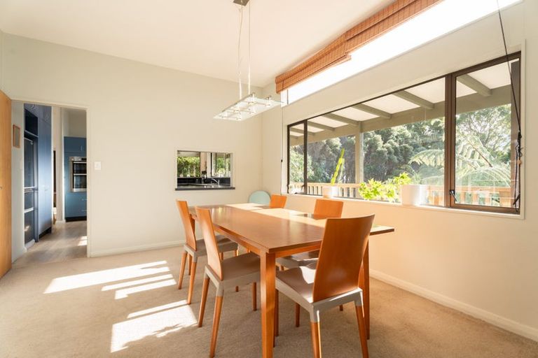 Photo of property in 37 Greyfriars Crescent, Tawa, Wellington, 5028