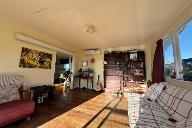 Photo of property in 75 Moana Street, Otaki Beach, Otaki, 5512