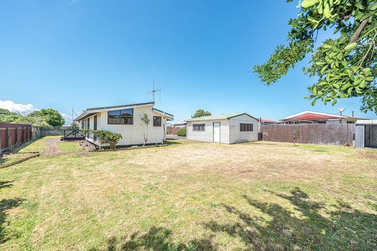 Photo of property in 33 Tongariro Street, Castlecliff, Whanganui, 4501