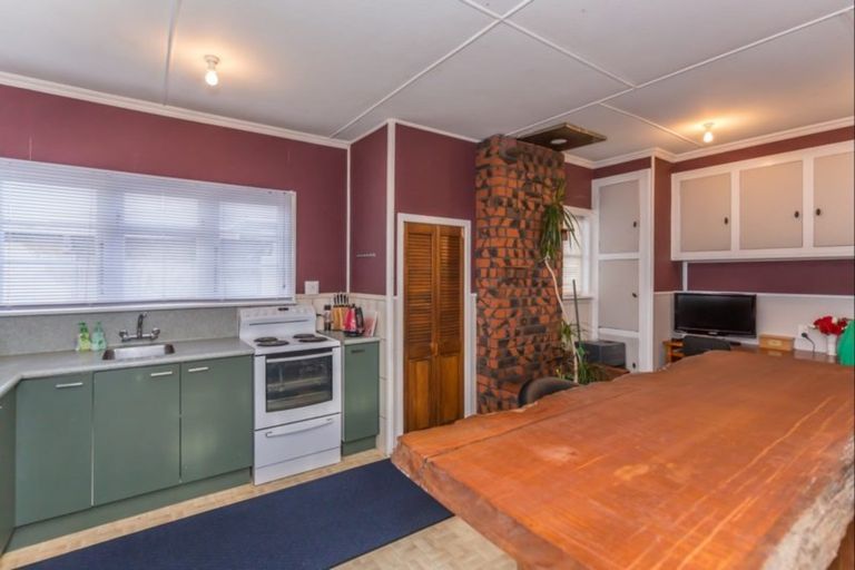 Photo of property in 30 Hannan Street, Levin, 5510