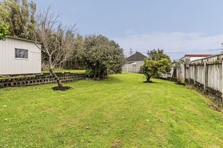 Photo of property in 60 Wallath Road, Westown, New Plymouth, 4310